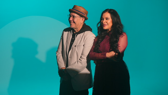 Naara Pérez y Ricardo Rodríguez - Mil Gracias